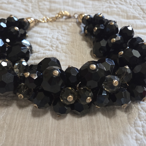 Elegant Black Beaded Choker - Picture 2 of 5